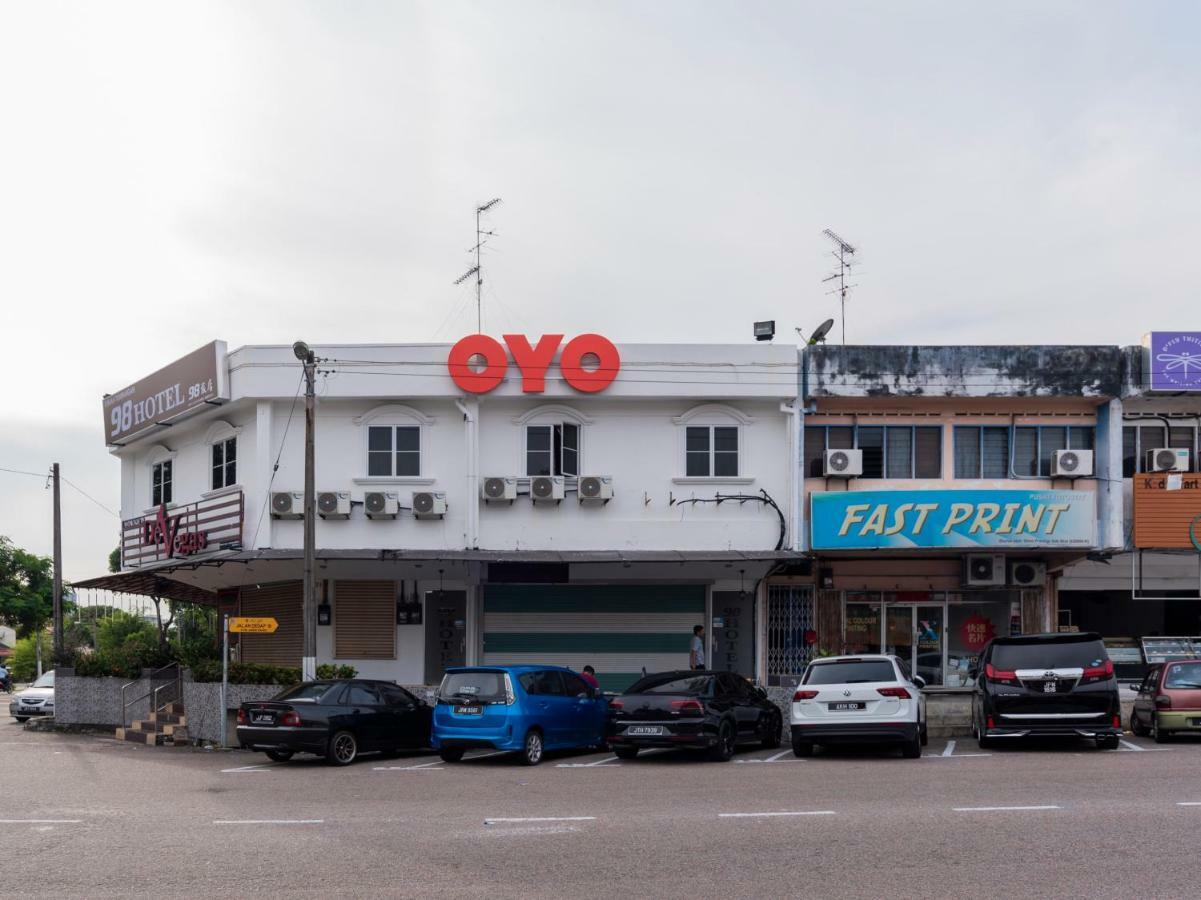 Oyo 44026 98 Hotel Johor Bahru Exterior photo